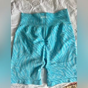 teal pattern never worn AYBL bike shorts Size: XL